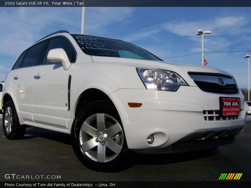 Polar White / Tan 2009 Saturn VUE XR V6