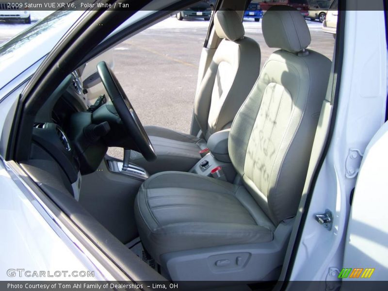 Polar White / Tan 2009 Saturn VUE XR V6