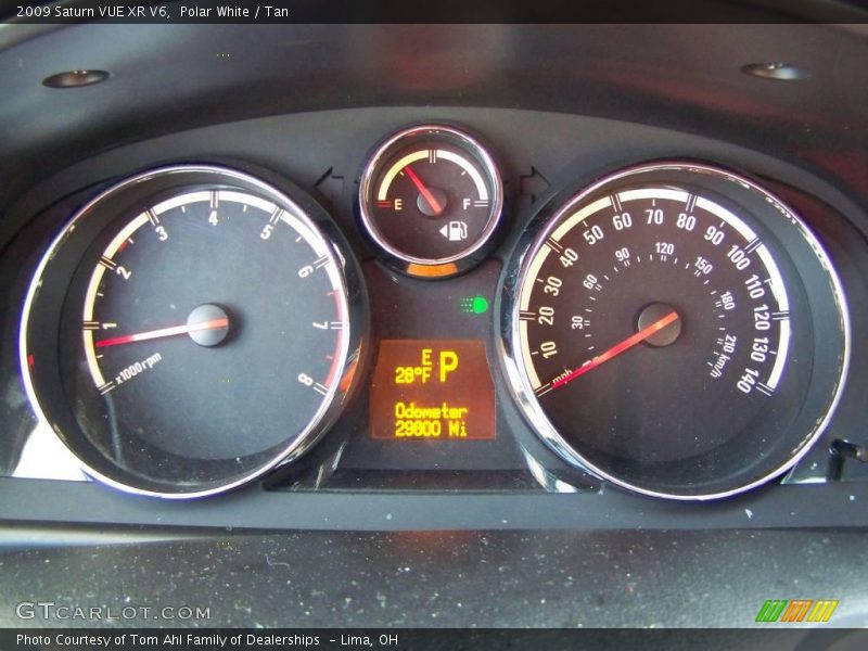 Polar White / Tan 2009 Saturn VUE XR V6