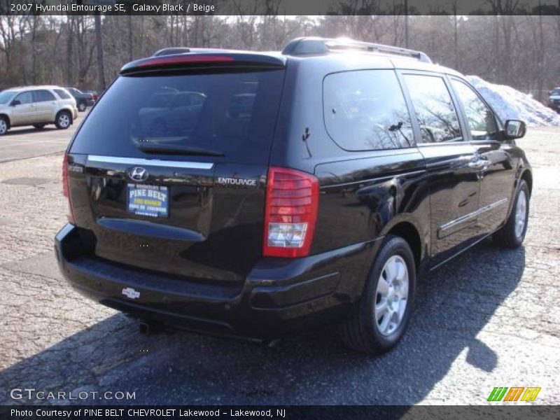 Galaxy Black / Beige 2007 Hyundai Entourage SE