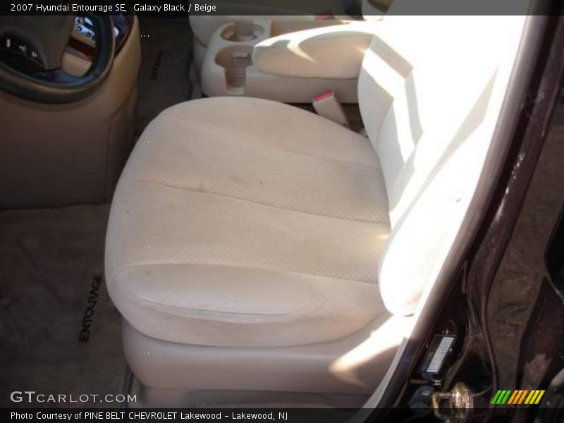 Galaxy Black / Beige 2007 Hyundai Entourage SE