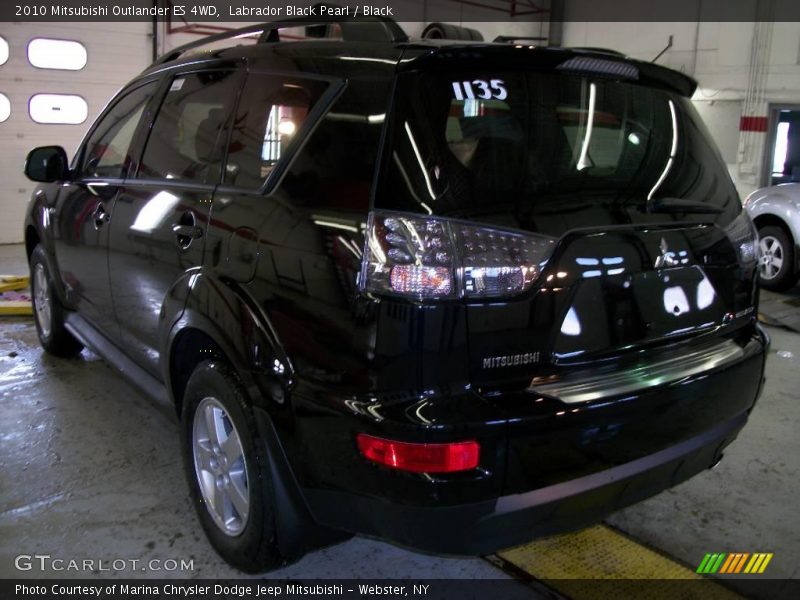 Labrador Black Pearl / Black 2010 Mitsubishi Outlander ES 4WD