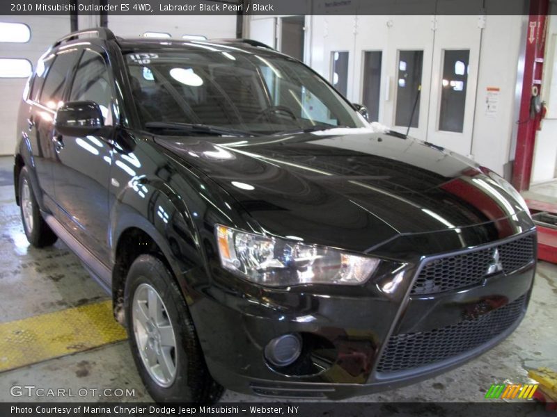 Labrador Black Pearl / Black 2010 Mitsubishi Outlander ES 4WD