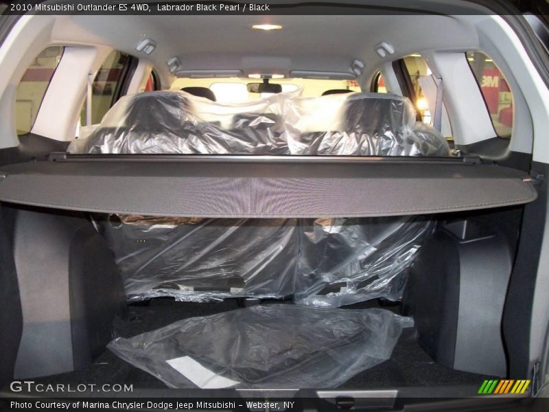 Labrador Black Pearl / Black 2010 Mitsubishi Outlander ES 4WD
