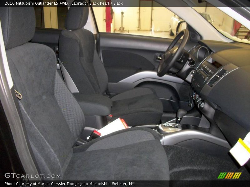 Labrador Black Pearl / Black 2010 Mitsubishi Outlander ES 4WD