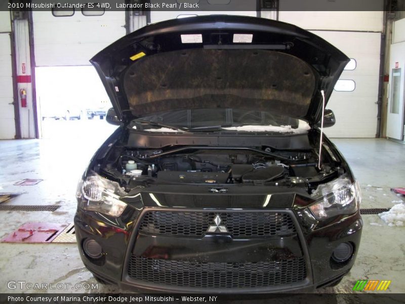 Labrador Black Pearl / Black 2010 Mitsubishi Outlander ES 4WD