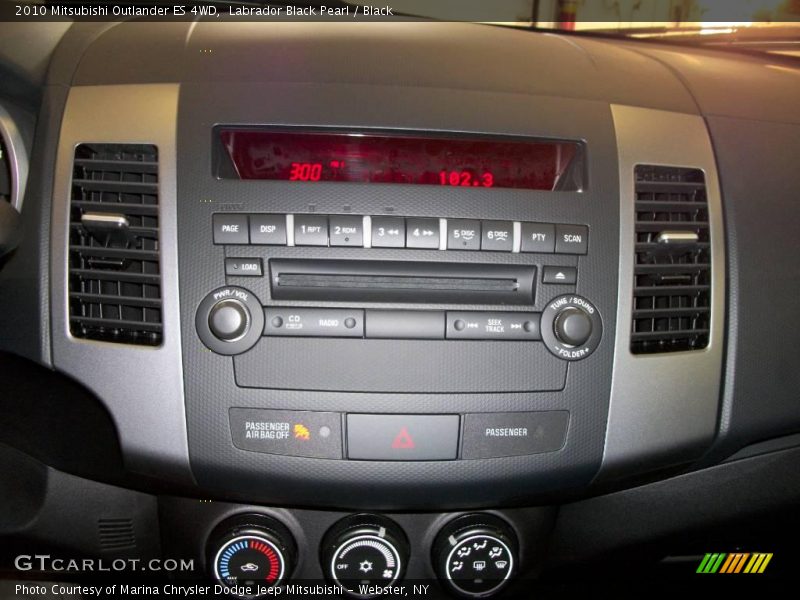 Labrador Black Pearl / Black 2010 Mitsubishi Outlander ES 4WD