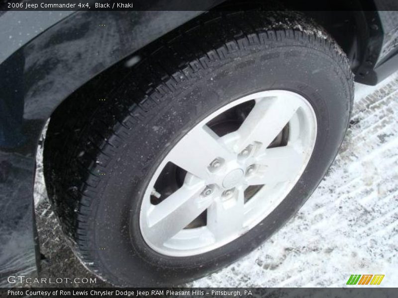 Black / Khaki 2006 Jeep Commander 4x4
