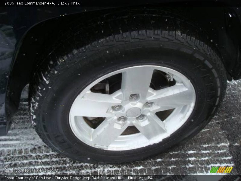 Black / Khaki 2006 Jeep Commander 4x4