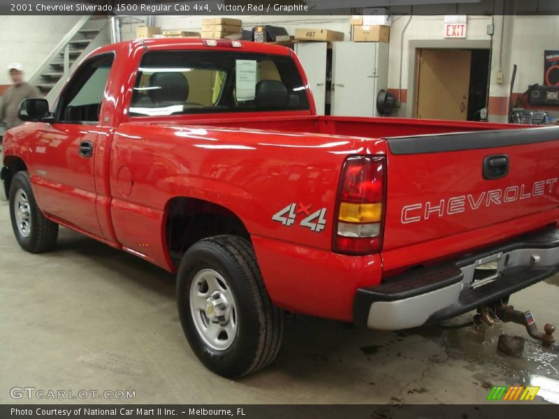 Victory Red / Graphite 2001 Chevrolet Silverado 1500 Regular Cab 4x4