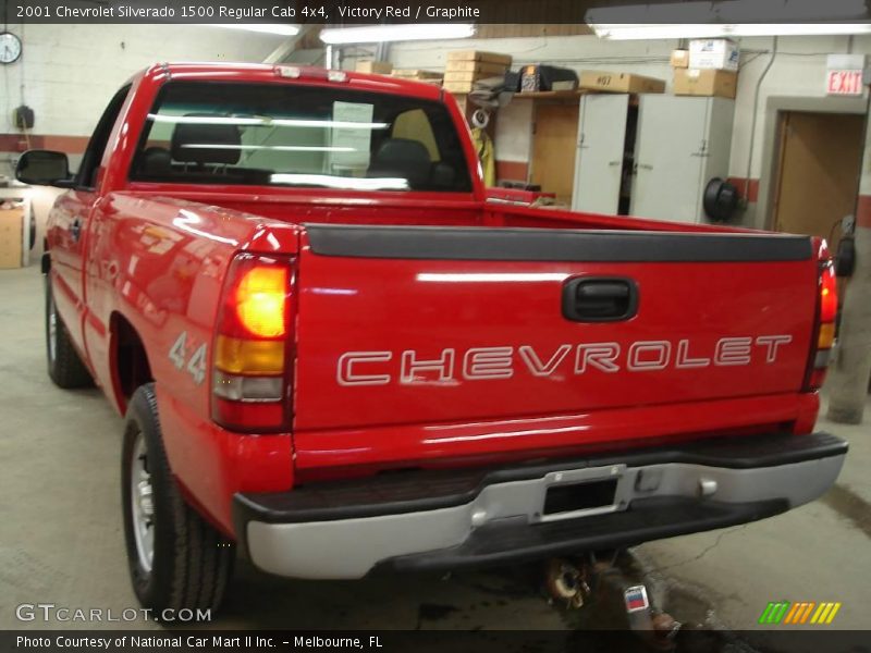 Victory Red / Graphite 2001 Chevrolet Silverado 1500 Regular Cab 4x4