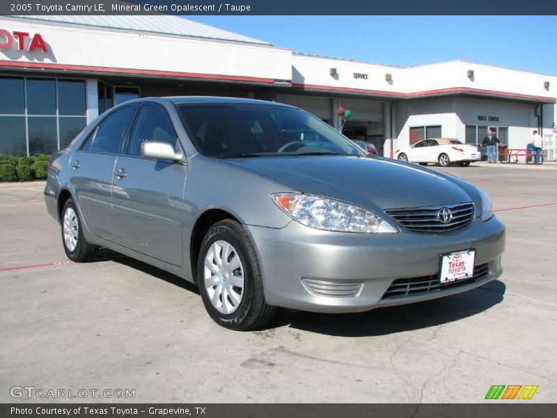 Mineral Green Opalescent / Taupe 2005 Toyota Camry LE