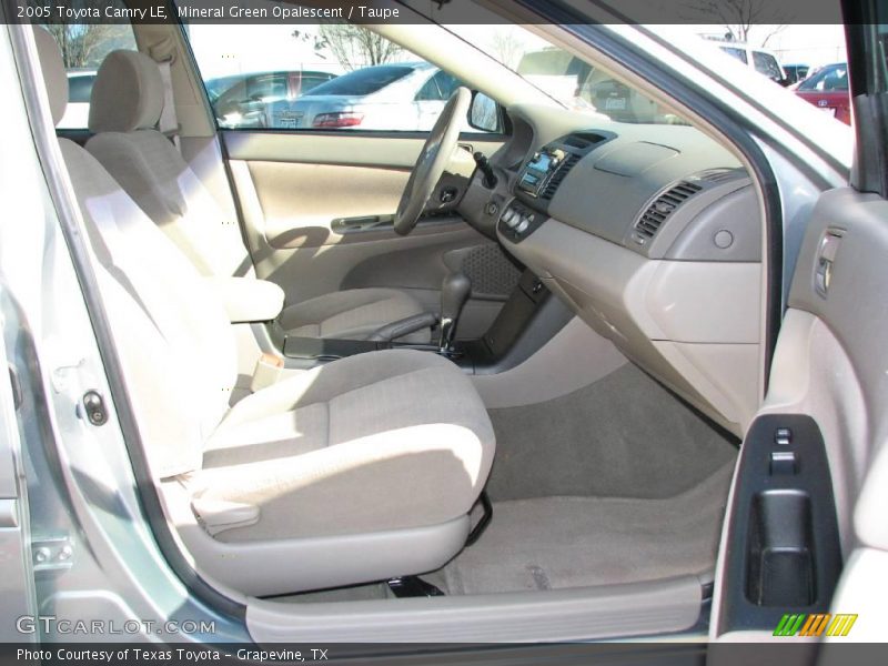 Mineral Green Opalescent / Taupe 2005 Toyota Camry LE