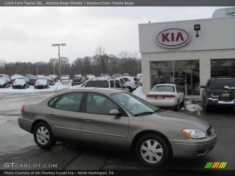 Arizona Beige Metallic / Medium/Dark Pebble Beige 2006 Ford Taurus SEL