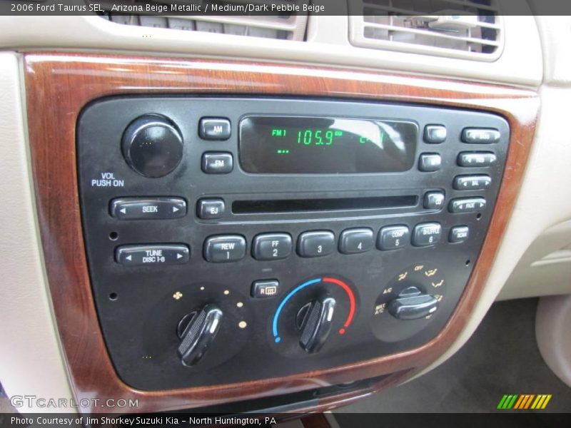 Arizona Beige Metallic / Medium/Dark Pebble Beige 2006 Ford Taurus SEL