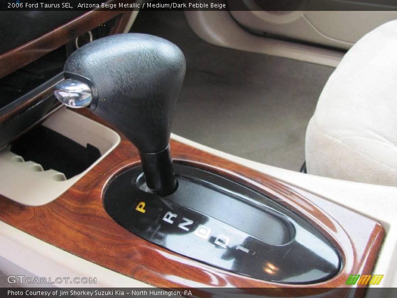 Arizona Beige Metallic / Medium/Dark Pebble Beige 2006 Ford Taurus SEL