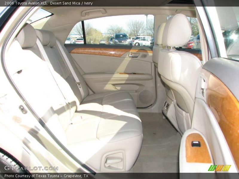 Desert Sand Mica / Ivory 2006 Toyota Avalon XLS