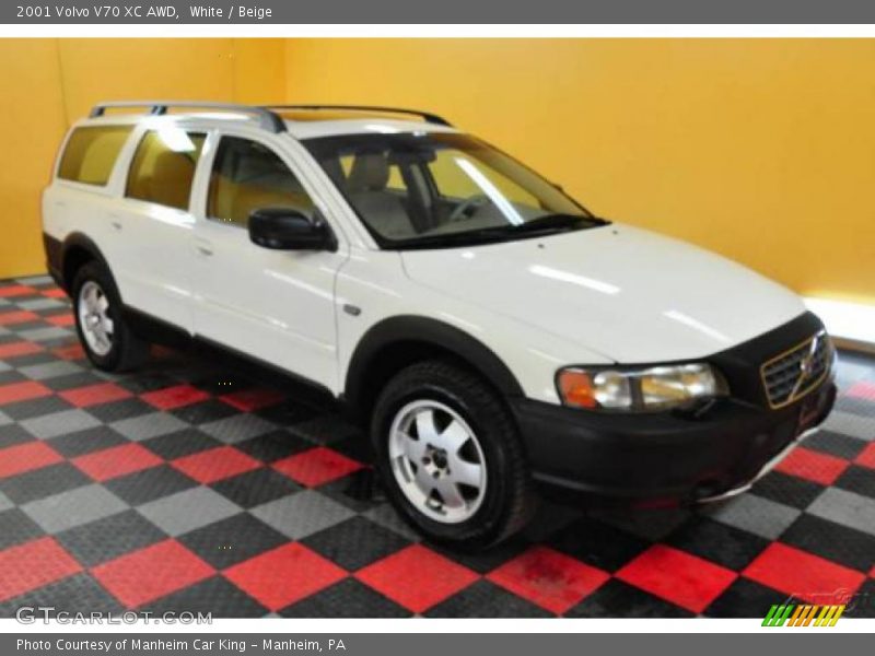 White / Beige 2001 Volvo V70 XC AWD