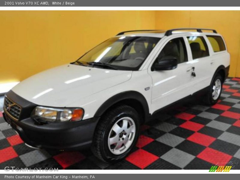 White / Beige 2001 Volvo V70 XC AWD