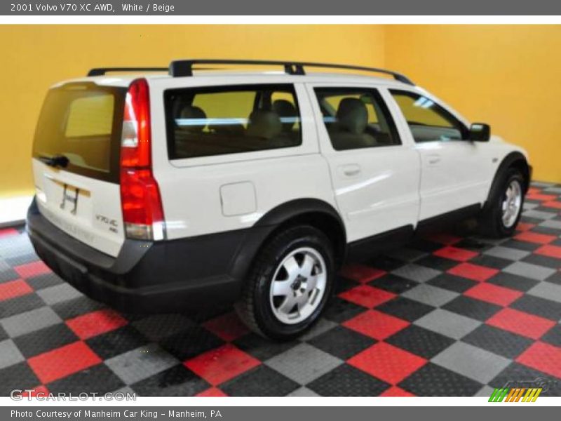 White / Beige 2001 Volvo V70 XC AWD