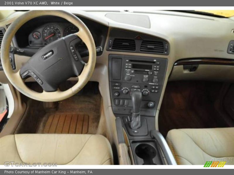 White / Beige 2001 Volvo V70 XC AWD