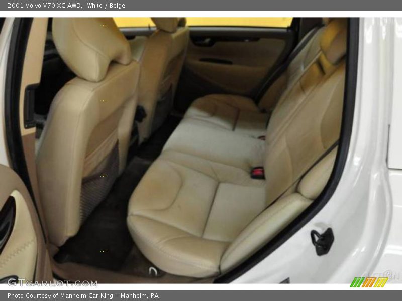 White / Beige 2001 Volvo V70 XC AWD