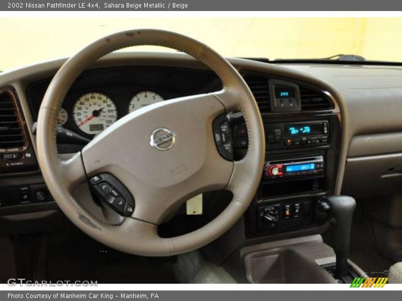 Sahara Beige Metallic / Beige 2002 Nissan Pathfinder LE 4x4