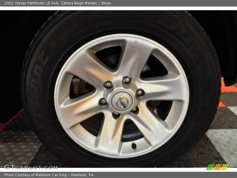 Sahara Beige Metallic / Beige 2002 Nissan Pathfinder LE 4x4