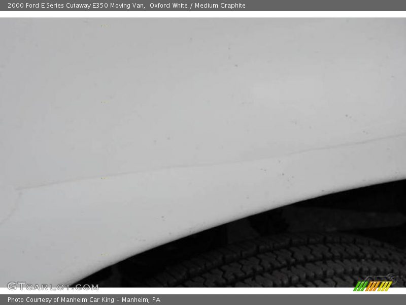 Oxford White / Medium Graphite 2000 Ford E Series Cutaway E350 Moving Van