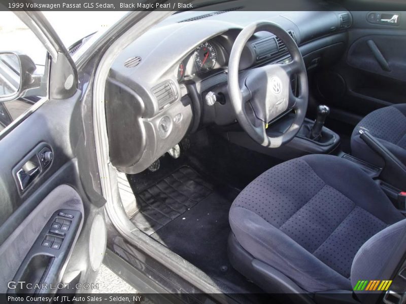 Black Magic Pearl / Black 1999 Volkswagen Passat GLS Sedan