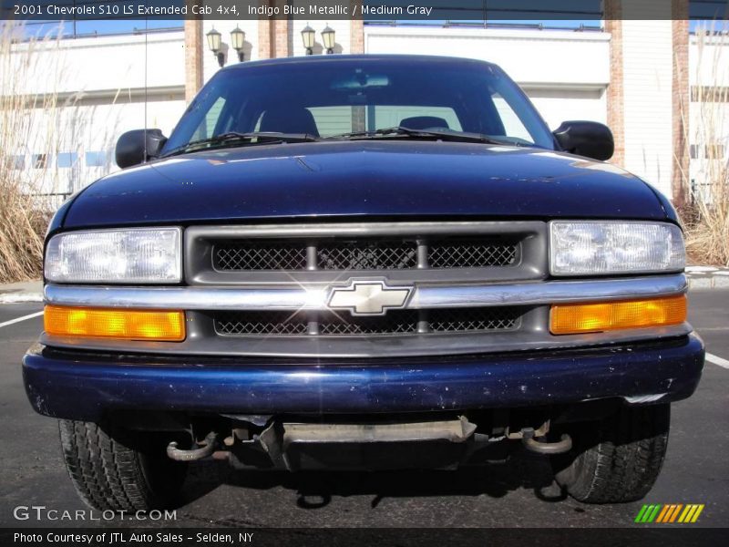 Indigo Blue Metallic / Medium Gray 2001 Chevrolet S10 LS Extended Cab 4x4