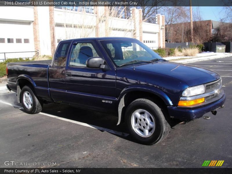 Indigo Blue Metallic / Medium Gray 2001 Chevrolet S10 LS Extended Cab 4x4