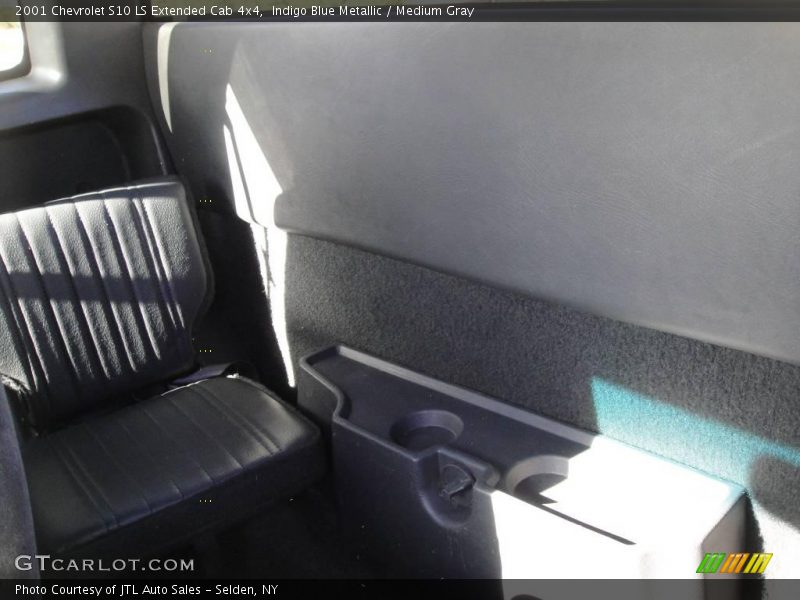 Indigo Blue Metallic / Medium Gray 2001 Chevrolet S10 LS Extended Cab 4x4