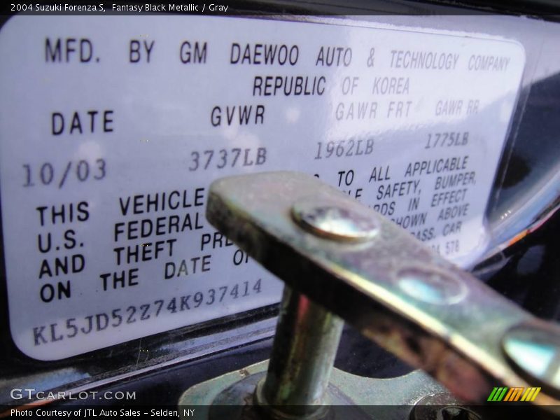 Fantasy Black Metallic / Gray 2004 Suzuki Forenza S