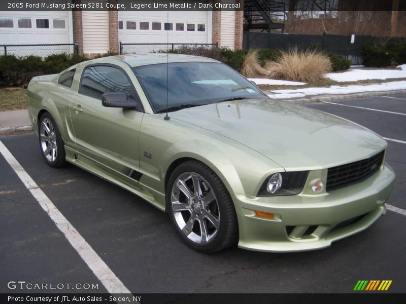 Front 3/4 View of 2005 Mustang Saleen S281 Coupe