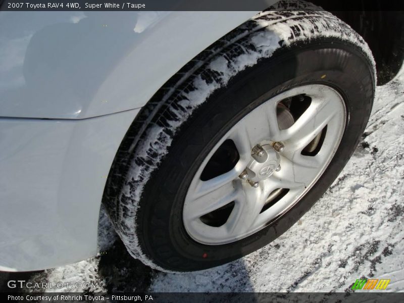 Super White / Taupe 2007 Toyota RAV4 4WD