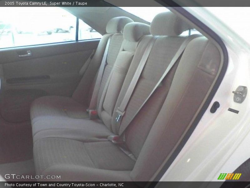 Super White / Taupe 2005 Toyota Camry LE