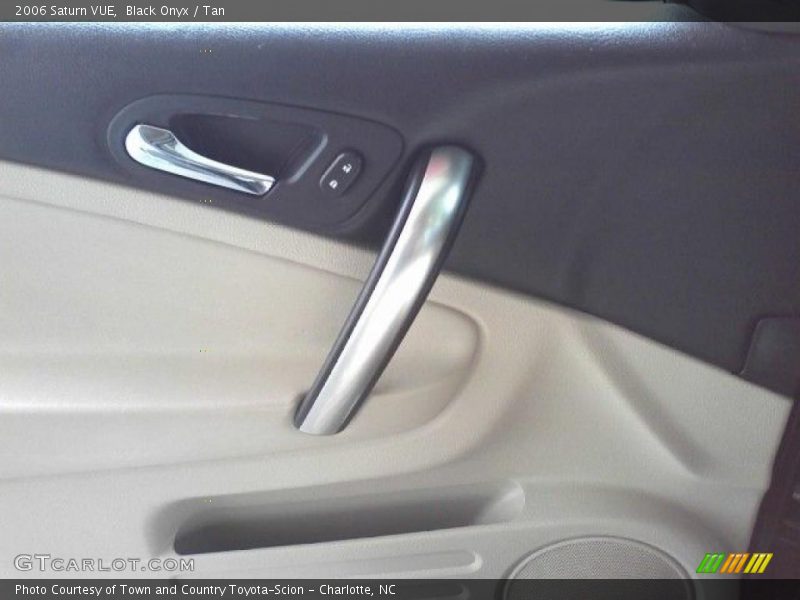 Black Onyx / Tan 2006 Saturn VUE