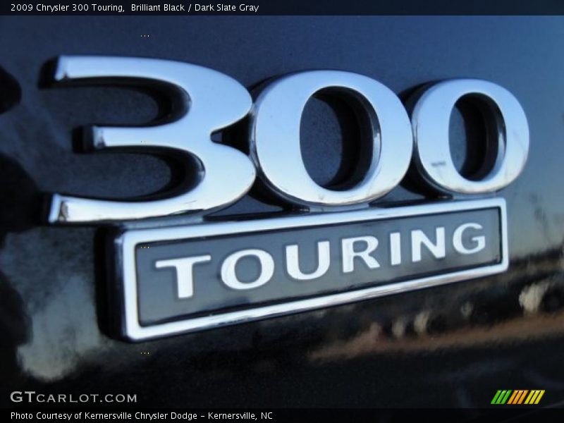 Brilliant Black / Dark Slate Gray 2009 Chrysler 300 Touring