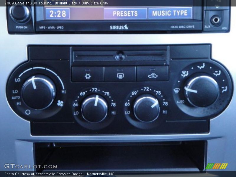 Brilliant Black / Dark Slate Gray 2009 Chrysler 300 Touring