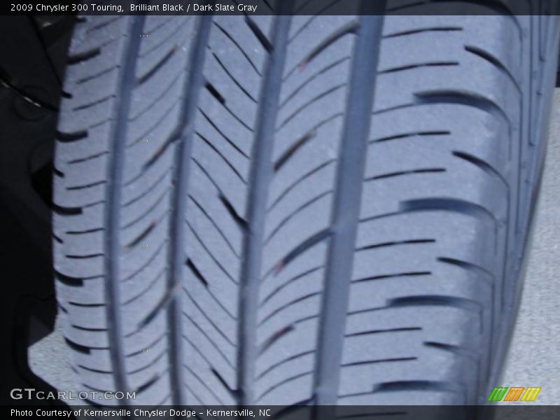 Brilliant Black / Dark Slate Gray 2009 Chrysler 300 Touring