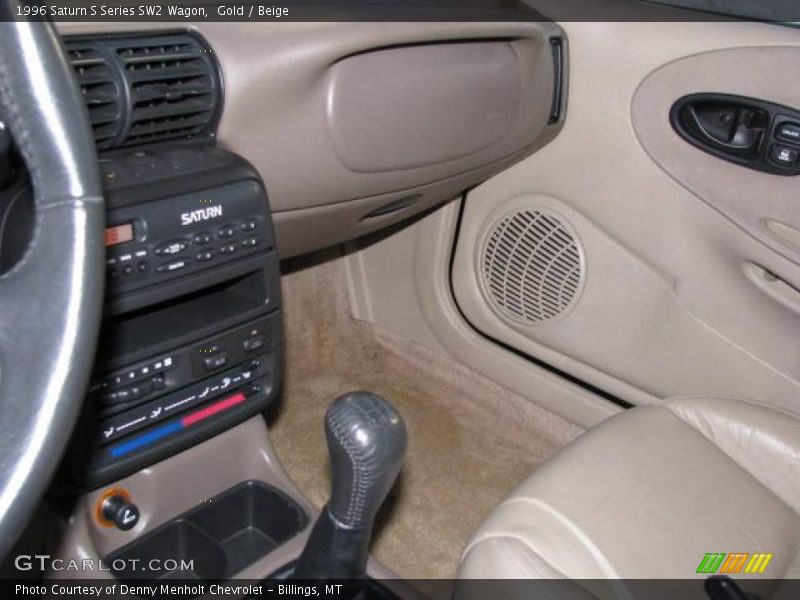 Gold / Beige 1996 Saturn S Series SW2 Wagon