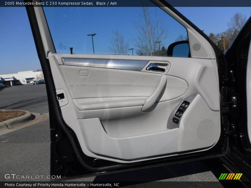 Black / Ash 2005 Mercedes-Benz C 230 Kompressor Sedan