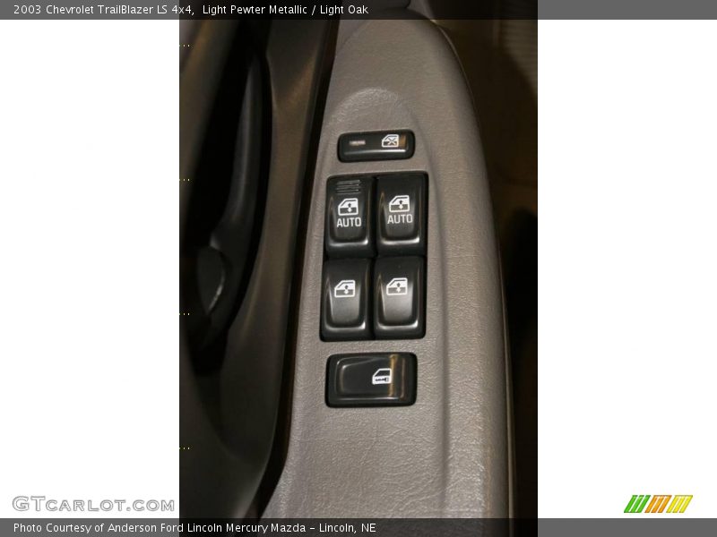 Light Pewter Metallic / Light Oak 2003 Chevrolet TrailBlazer LS 4x4