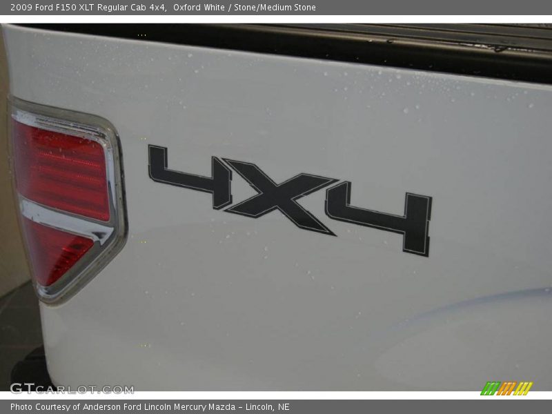 Oxford White / Stone/Medium Stone 2009 Ford F150 XLT Regular Cab 4x4