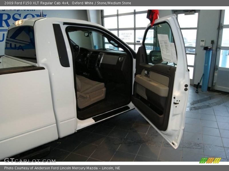 Oxford White / Stone/Medium Stone 2009 Ford F150 XLT Regular Cab 4x4
