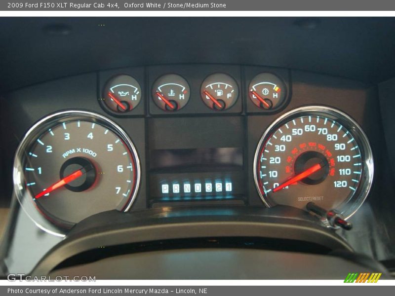 Oxford White / Stone/Medium Stone 2009 Ford F150 XLT Regular Cab 4x4
