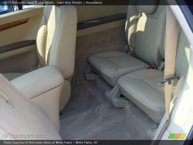 Capri Blue Metallic / Macadamia 2007 Mercedes-Benz R 350 4Matic