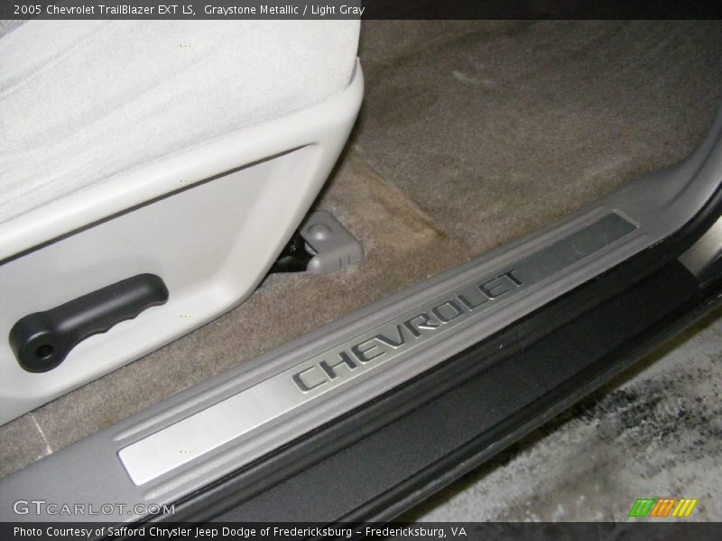 Graystone Metallic / Light Gray 2005 Chevrolet TrailBlazer EXT LS