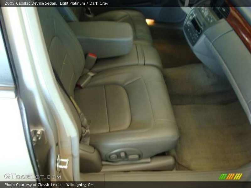 Light Platinum / Dark Gray 2005 Cadillac DeVille Sedan